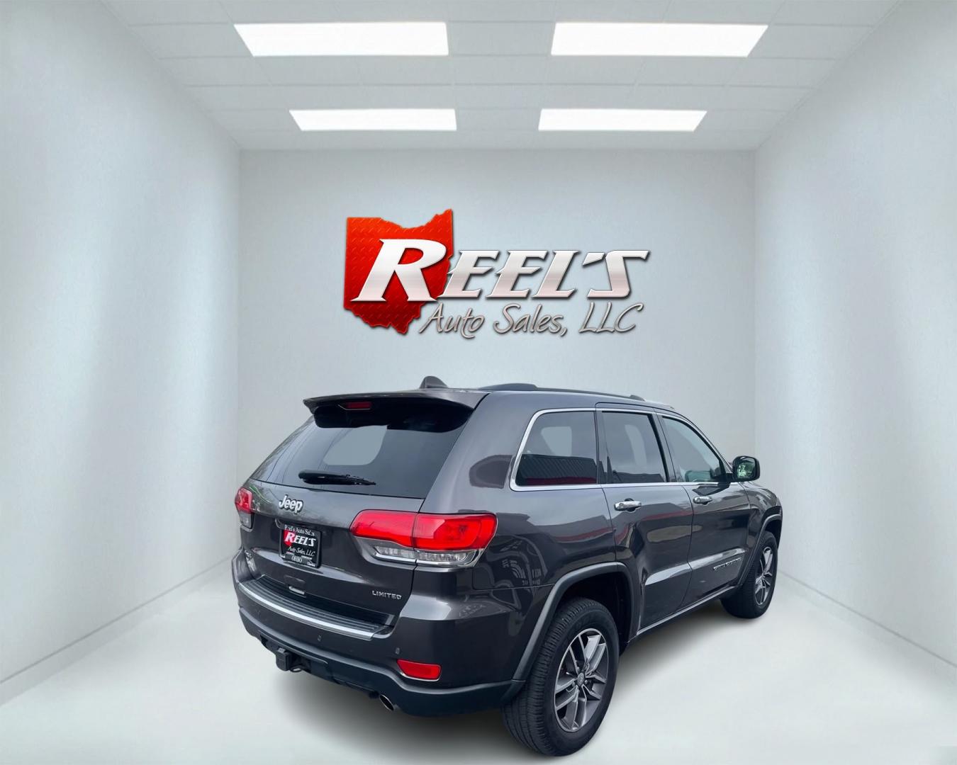 2017 Gray /Black Jeep Grand Cherokee Limited 4WD (1C4RJFBG9HC) with an 3.6L V6 DOHC 24V engine, 8A transmission, located at 547 E. Main St., Orwell, OH, 44076, (440) 437-5893, 41.535435, -80.847855 - Photo#6